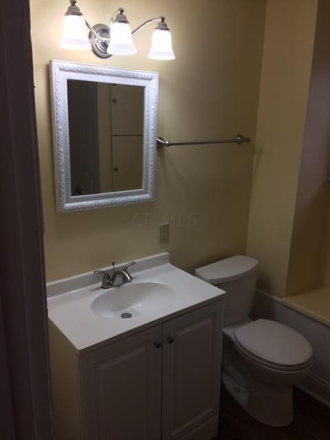 205 E Central Ave, Delaware, OH 43015 photo 5