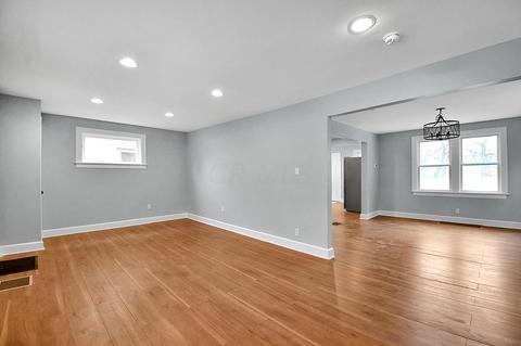 1403 E Maynard Ave, Columbus, OH 43211 photo 8