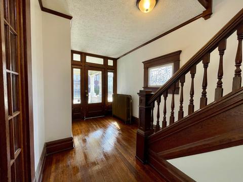 22 E North St, Newark, OH 43055 photo 3