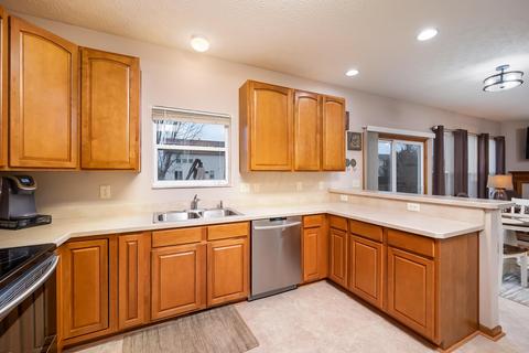 136 Stockard Loop, Delaware, OH 43015 photo 12