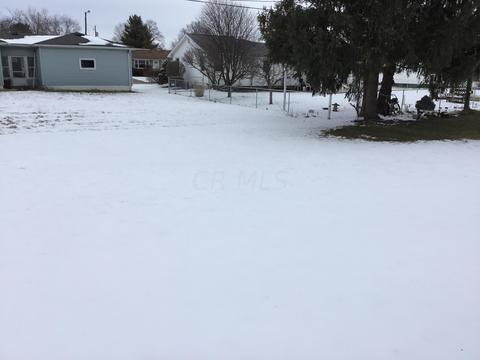 320 Sunset Dr, Circleville, OH 43113 photo 3
