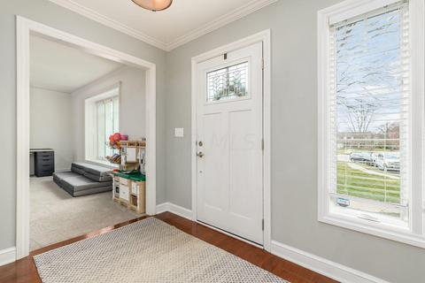 5374 Roscommon Rd, Dublin, OH 43017 photo 2