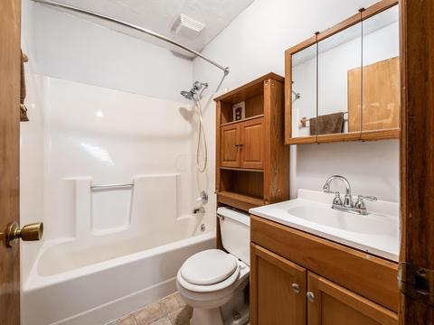 3227 Eakin Rd, Columbus, OH 43204 photo 14