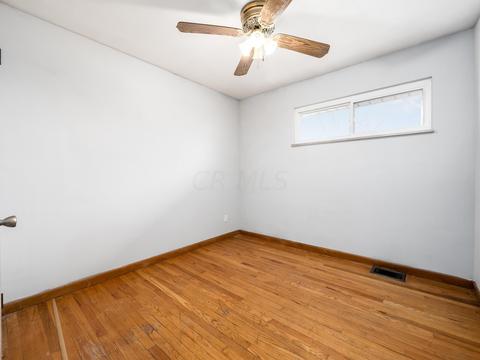 3227 Eakin Rd, Columbus, OH 43204 photo 8