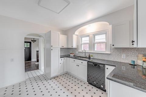 549 E Townview Cir, Mansfield, OH 44907 photo 10