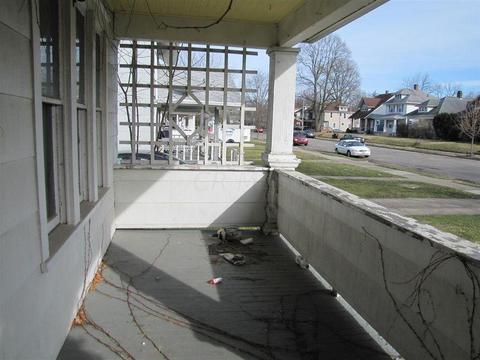 566 E Cassilly St, Springfield, OH 45503 photo 2