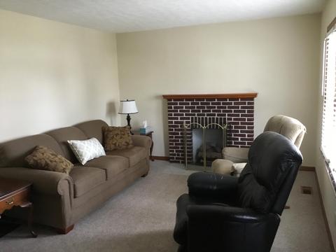 203 Cedar Hts, Circleville, OH 43113 photo 3