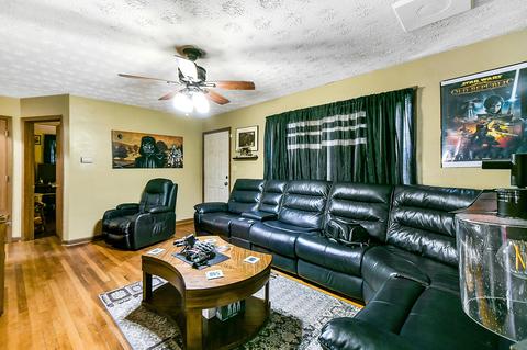 2613 Eakin Rd, Columbus, OH 43204 photo 8