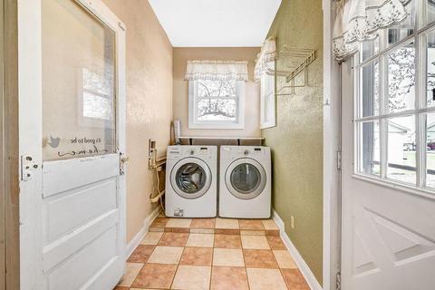 166 S Main St, Johnstown, OH 43031 photo 11