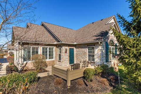 225 Stonegate Loop, Pataskala, OH 43062 photo 2