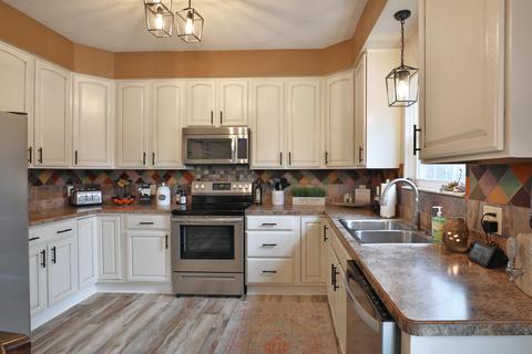 95 E Pawnee Dr, Powell, OH 43065 photo 15