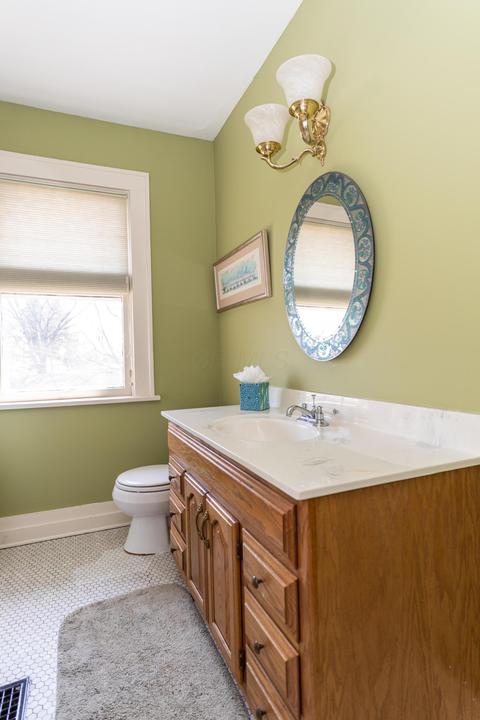 2561 E Broad St, Bexley, OH 43209 photo 33