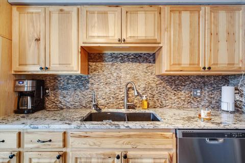 12271 Center Dr, Orient, OH 43146 photo 8