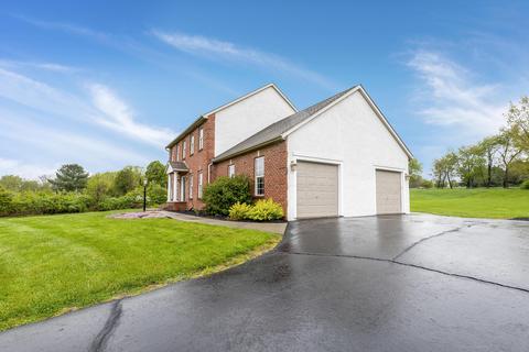 140 Waters Edge Dr, Hebron, OH 43025 photo 1