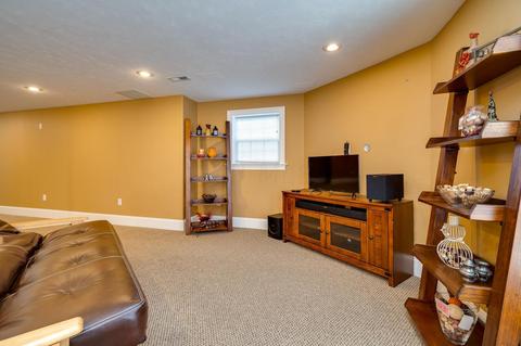 1391 Kingsgate Rd, Springfield, OH 45503 photo 39