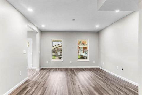 640 E Starr Ave, Columbus, OH 43201 photo 6