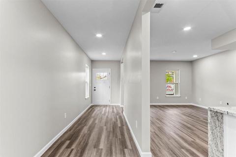 640 E Starr Ave, Columbus, OH 43201 photo 7