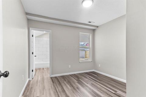 640 E Starr Ave, Columbus, OH 43201 photo 20