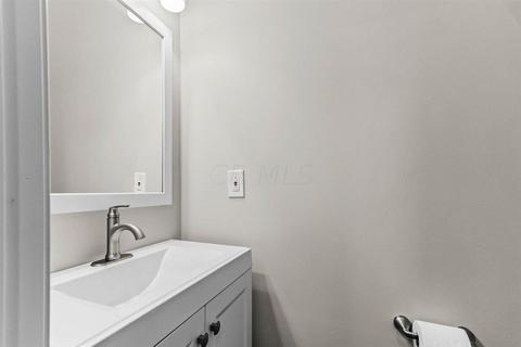 640 E Starr Ave, Columbus, OH 43201 photo 10