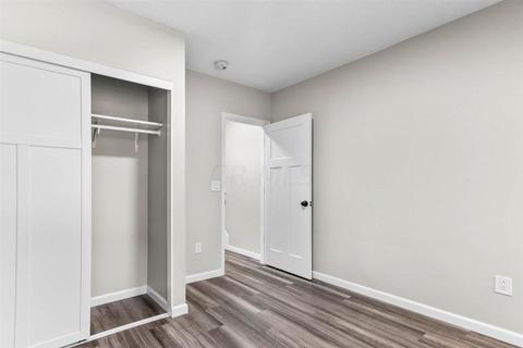 640 E Starr Ave, Columbus, OH 43201 photo 21