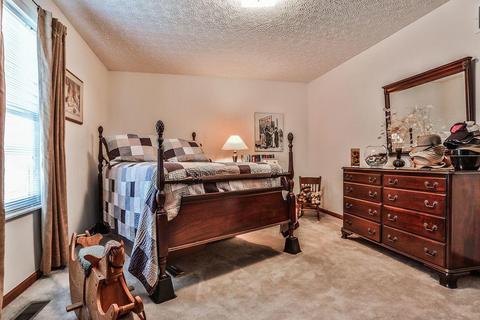 415 Hillcrest Dr, Circleville, OH 43113 photo 16