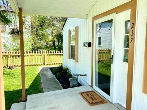 237 E Barthman Ave, Columbus, OH 43207 photo 3