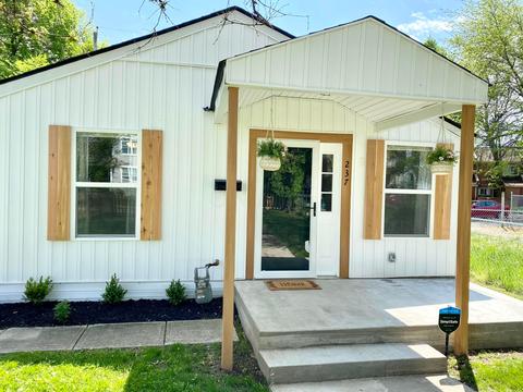237 E Barthman Ave, Columbus, OH 43207 photo 2