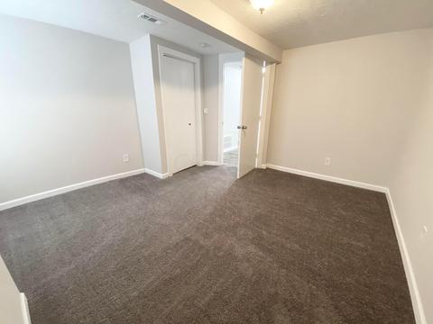237 E Barthman Ave, Columbus, OH 43207 photo 13