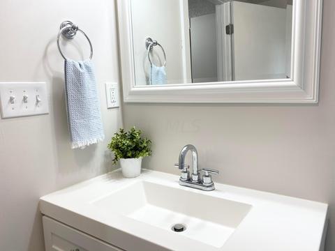 237 E Barthman Ave, Columbus, OH 43207 photo 16