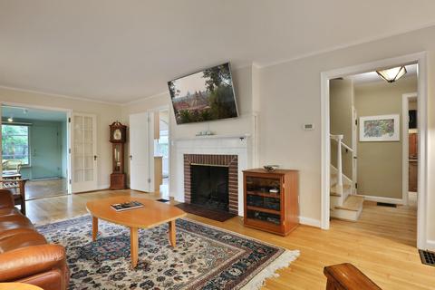 344 E Torrence Rd, Columbus, OH 43214 photo 8