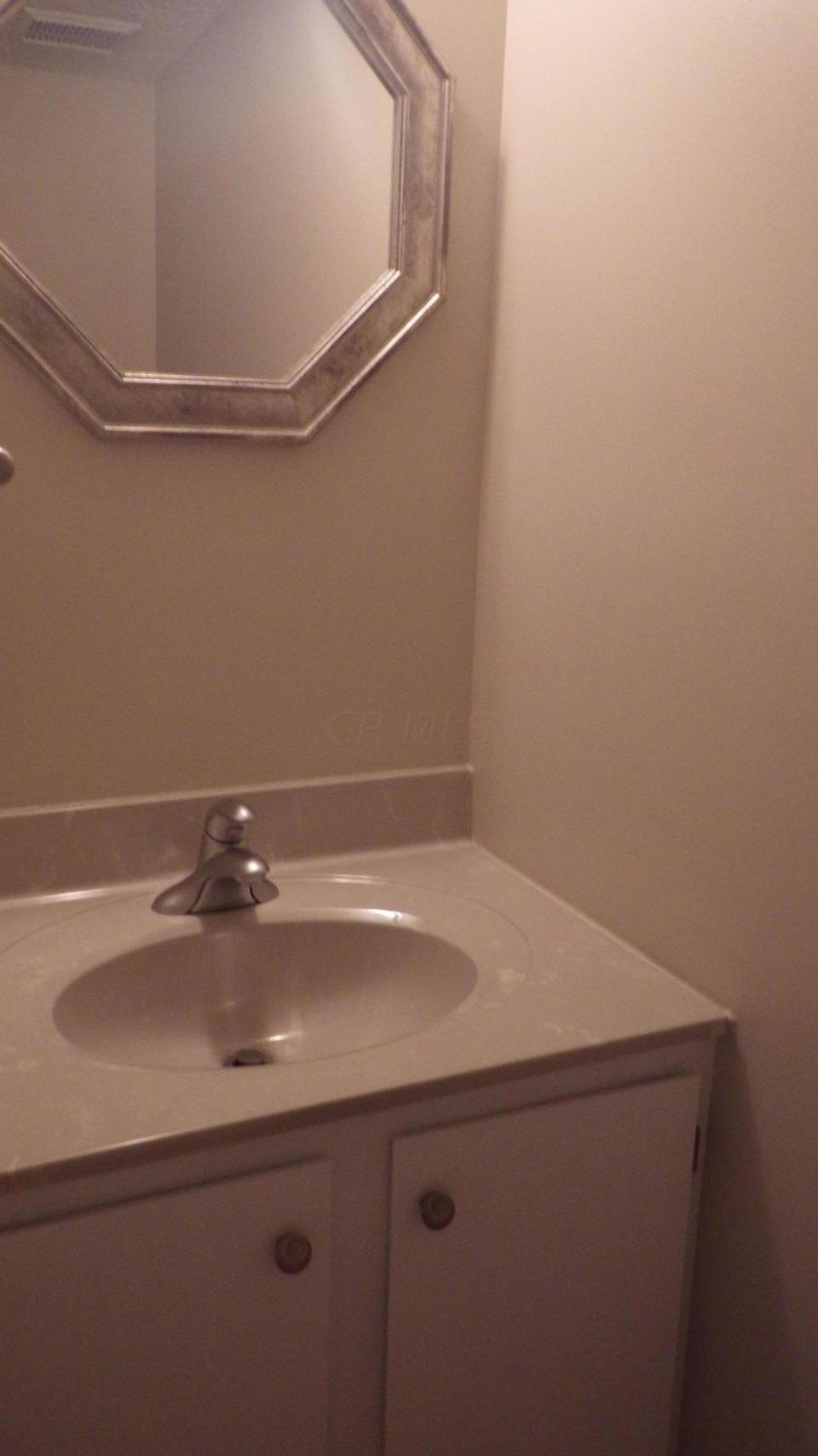  8052 Lakeloop Dr, Westerville, OH 43081 photo 8
