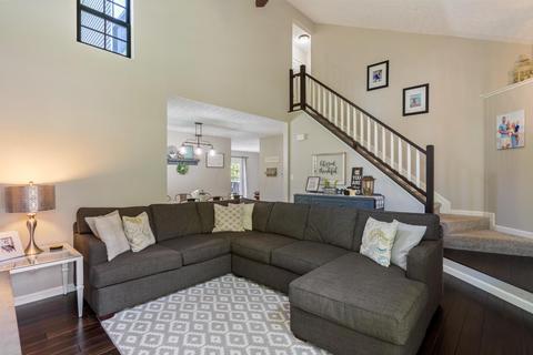 3646 Carnforth Dr, Columbus, OH 43221 photo 7