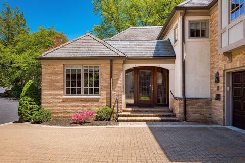 12 Lyonsgate Rd, Bexley, OH 43209 photo 4