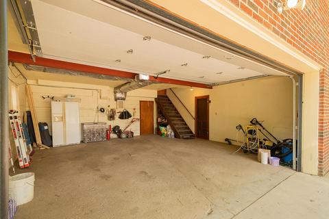 1131 White Oak Dr, Springfield, OH 45504 photo 30