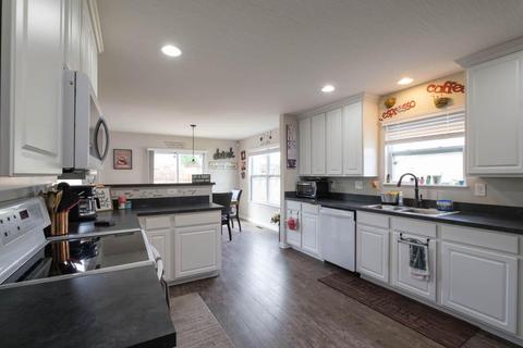 683 Crestview Dr, Lithopolis, OH 43136 photo 12