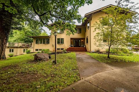 355 Meadow Ln, Springfield, OH 45505 photo 1