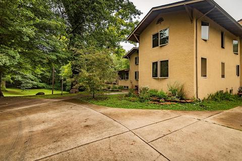355 Meadow Ln, Springfield, OH 45505 photo 9
