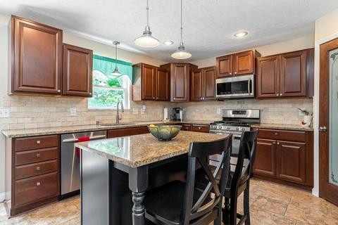 552 Adrian Dr, Delaware, OH 43015 photo 5