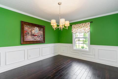 552 Adrian Dr, Delaware, OH 43015 photo 9