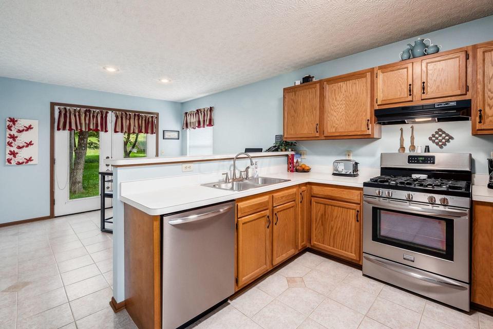  1608 Tall Meadows Dr, Columbus, OH 43223 photo 8