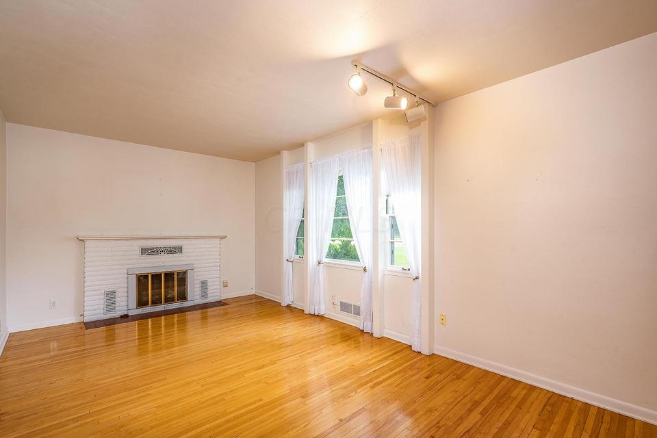  142 Dry Creek Rd, Newark, OH 43055 photo 5