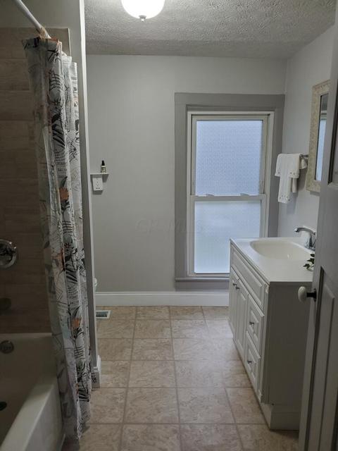 228 E Central Ave, Delaware, OH 43015 photo 23
