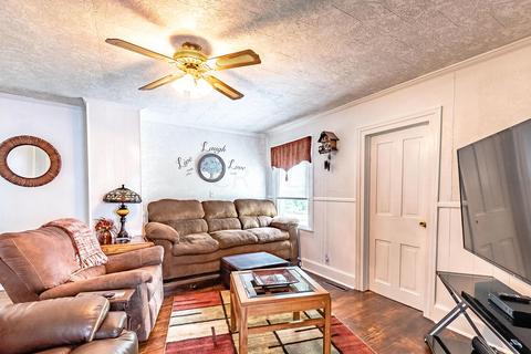 46 E College St, Fredericktown, OH 43019 photo 7