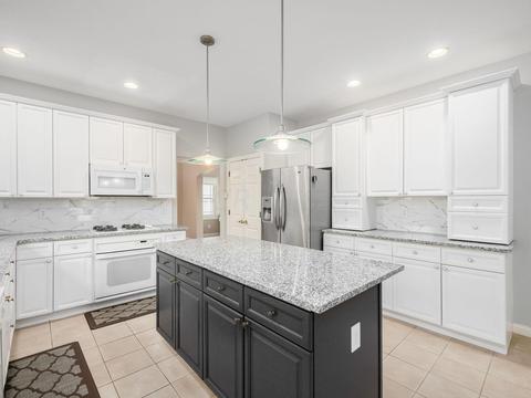 7477 Mccarthy Ct, Dublin, OH 43017 photo 2