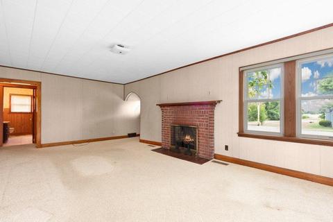 538 E Main St, Hebron, OH 43025 photo 5