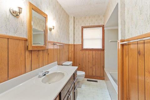538 E Main St, Hebron, OH 43025 photo 13