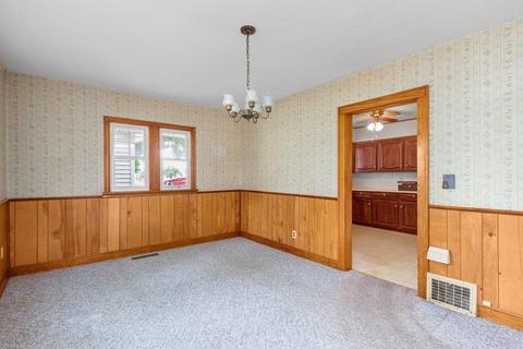 538 E Main St, Hebron, OH 43025 photo 7