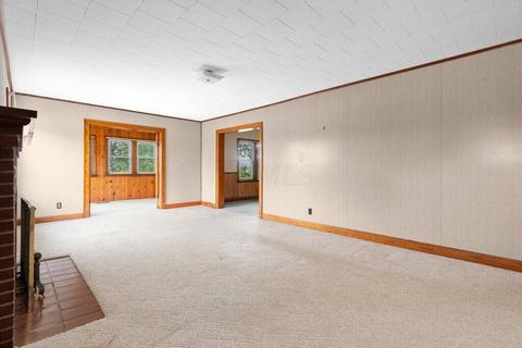 538 E Main St, Hebron, OH 43025 photo 3