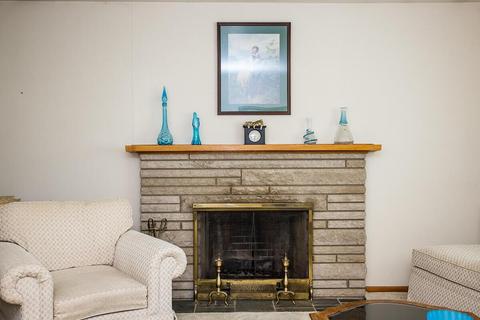 325 E North St, Worthington, OH 43085 photo 4