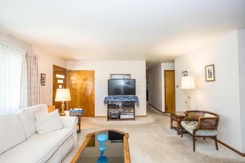 325 E North St, Worthington, OH 43085 photo 5